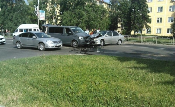 Серьёзная авария на Молодёжной улице (возле АГУ)