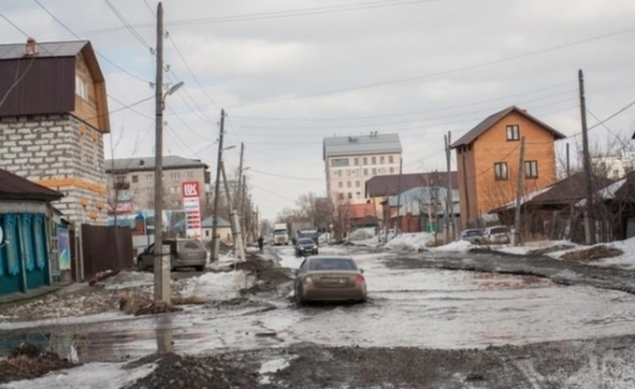 Власти Барнаула обещают починить улицы Гоголя, Петрова и Мамонтова к осени