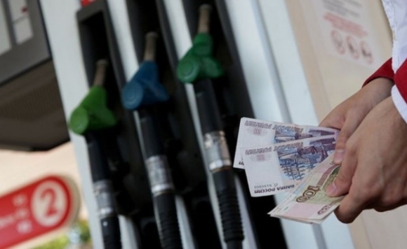 Цены на бензин в Алтайском крае за месяц показали резкий рост