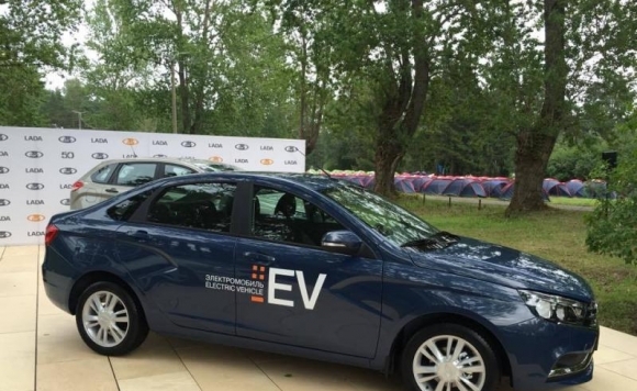 «АвтоВАЗ» представил электромобиль на базе Lada Vesta