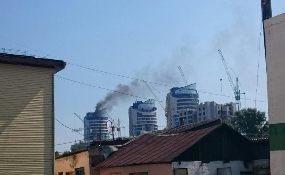 В Барнауле загорелась известная высотка Аквамарин
