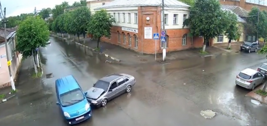 Перекресток зла в городе Серпухов. ВИДЕО