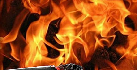В алтайском селе в результате пожара сгорели два человека