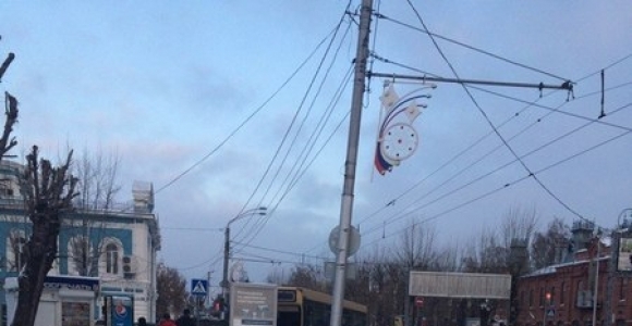 Пассажирский автобус снес ограждение на проспекте Ленина