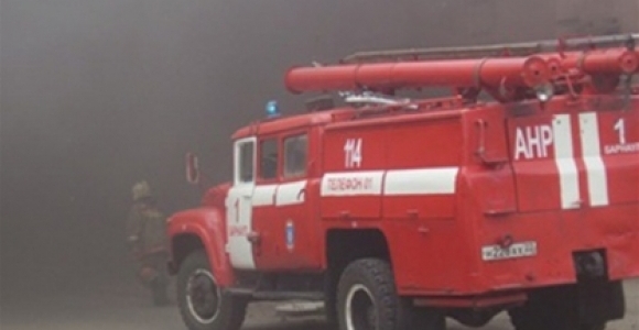 14-летний мальчик погиб на пожаре в доме в Барнауле