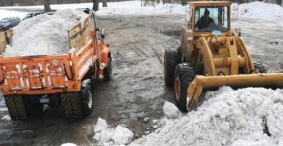 УК штрафуют за некачественную уборку снега в центре Барнаула