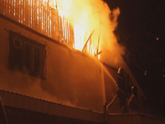 Крупный пожар случился в Барнауле вечером 13 декабря