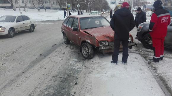 Авария на пересечении улиц Северо-Западная и Смирнова