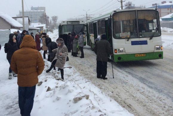 Авария с участием двух автобусов произошла в Барнауле