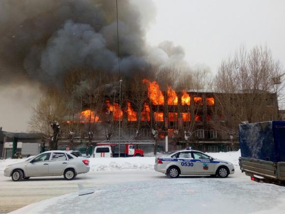 В результате серьёзного пожара в Барнауле пострадавших нет