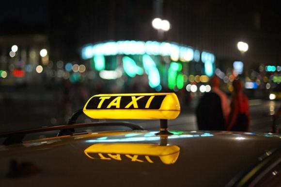 В Барнауле выросли цены на услуги известной службы такси