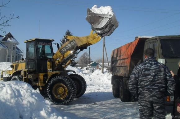 В Барнауле приступили к расчистке водопропускных труб и каналов
