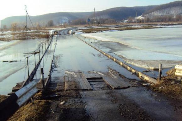 В Алтайском крае закрыто движение по автодороге из-за подтопления