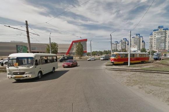 В России проезд перекрестков с круговым движением организуют, как в Барнауле