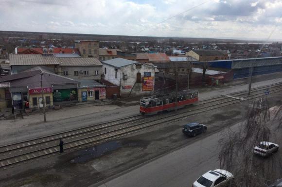 В Бийске остановили движение трамваев из-за черного пакета