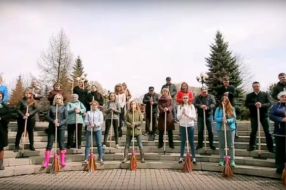 Мэр Новокузнецка снялся в клипе о городском субботнике (видео)
