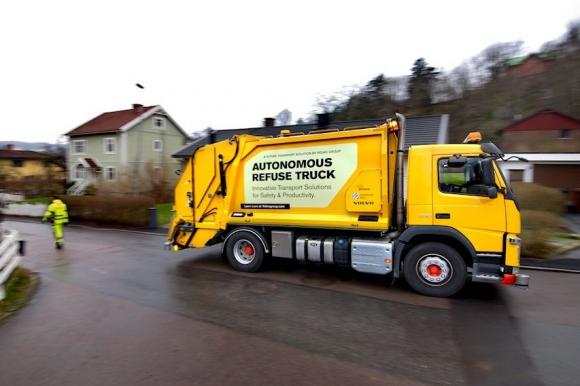 Компания Volvo создала беспилотный мусоровоз (видео)
