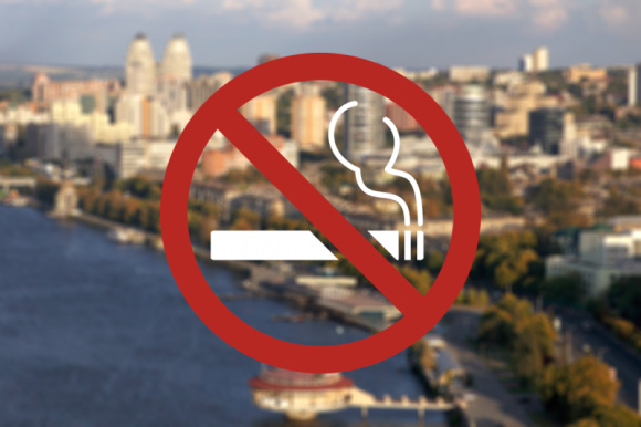 Курильщикам запретят смолить сигареты у входа в подъезд