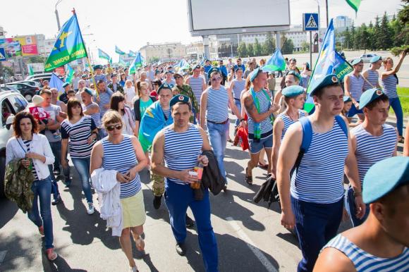В День ВДВ пройдет шествие по центральным улицам Барнаула
