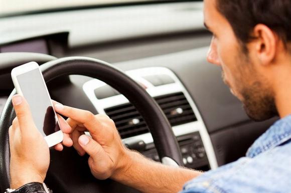Зарегистрировать ДТП водители смогут через мобильное приложение