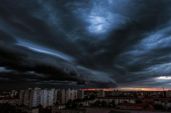 МЧС предупреждает о надвигающейся на Алтайский край буре