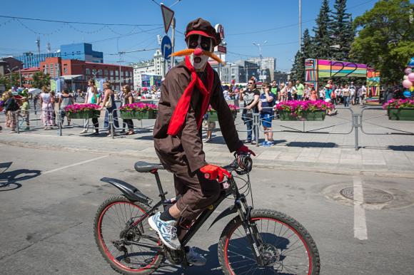 Барнаульцев приглашают на смешной и яркий велокарнавал