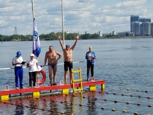 Барнаульцы выступили на фестивале по плаванию в холодной воде на Красноярской ГЭС (фото)