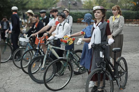 Барнаульцы приняли участие в велопробеге 30-х годов (фото)