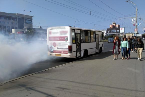 Жители Барнаула возмущены дымящим городским транспортом (фото)