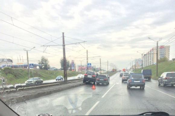 Машины не поделили дорогу на ул. Малахова