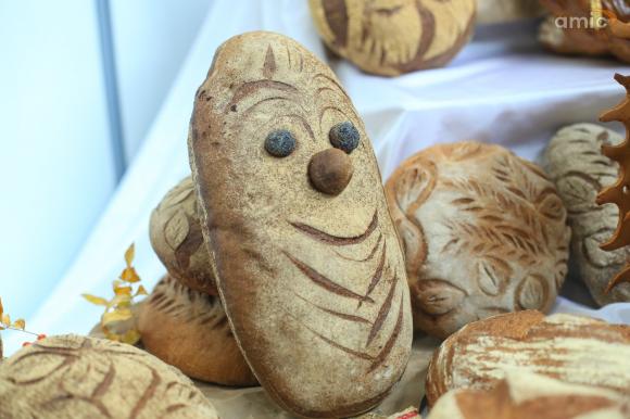 Мягкий, пышный, душистый: в Барнауле проходит выставка хлеба (фото)