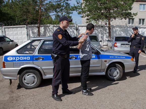 Барнаулец возмущен действиями полиции при задержании и досмотре