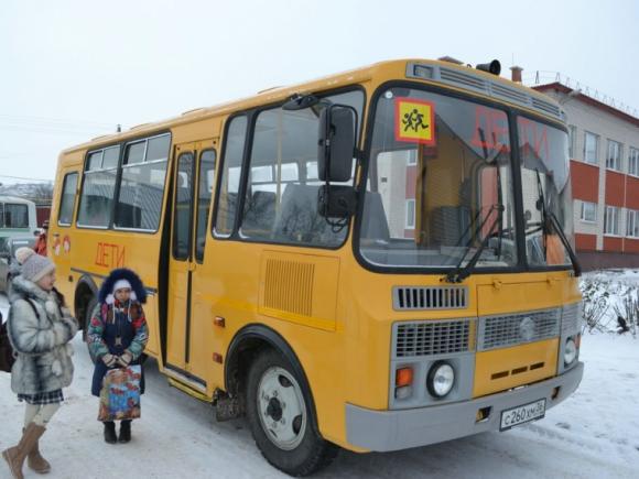 ГИБДД просит водителей пропускать автобусы с детьми, которые приедут в Барнаул на елки