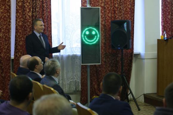 В России появятся улыбающиеся светофоры