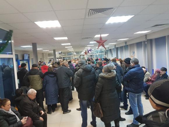 Барнаульский аэропорт оказался не готов к непогоде и гололеду - очевидцы