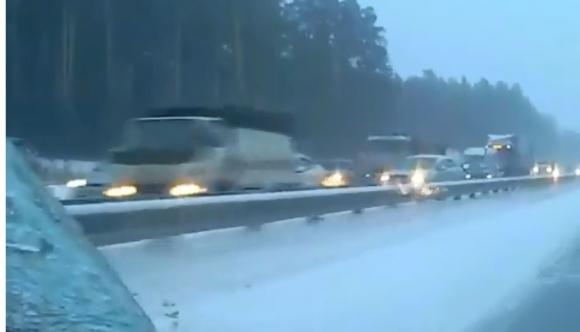 Военные перекрыли трассу Р-265 в районе пос. Казачий - очевидец (видео)