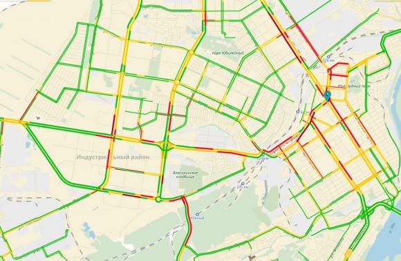 Город стоит: затруднено движение транспорта на основных магистралях города (карта пробок)
