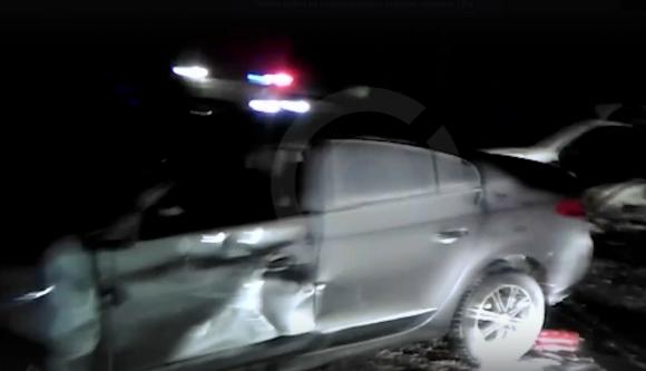 В жуткой аварии на алтайской трассе погибли пять человек, еще несколько получили травмы (видео)
