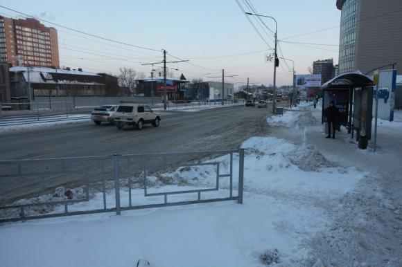 Горожанин возмутился нечищенными остановочными карманами на пр. Красноармейском (фото)