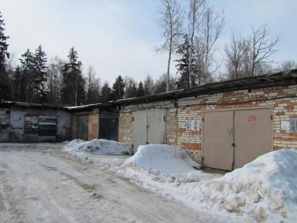 Два барнаульца вскрыли гараж на Трактовой и вынесли имущества на 60 тысяч рублей