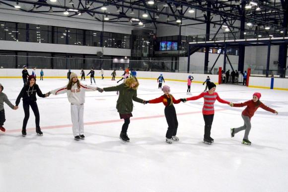 Барнаульцев приглашают бесплатно покататься на коньках и сняться в массовке фильма