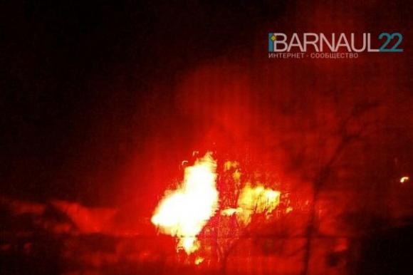 В Барнауле во время пожара сгорел 23-летний парень