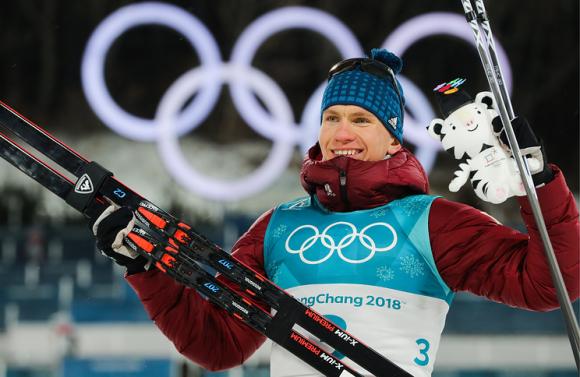 Две медали принесли российской сборной лыжники Большунов и Ларьков