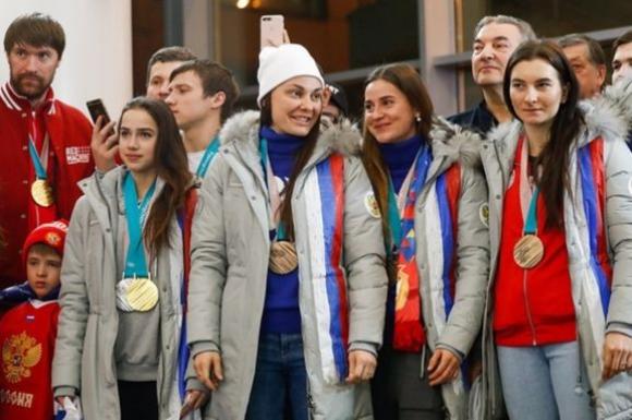 Российский триколор все время был на форме олимпийцев из России - Евгения Медведева раскрыла секрет