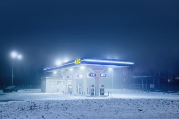 Цены на бензин в Алтайском крае не растут уже два месяца