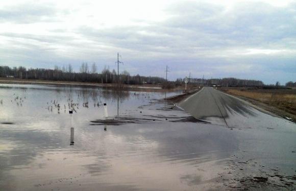 В Топчихинском районе перекрыта дорога из-за резкого подъема талых вод