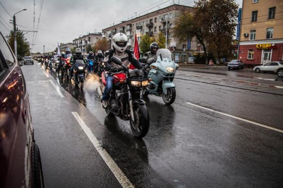 Барнаульские байкеры неофициально открыли мотосезон - памятка автолюбителям!