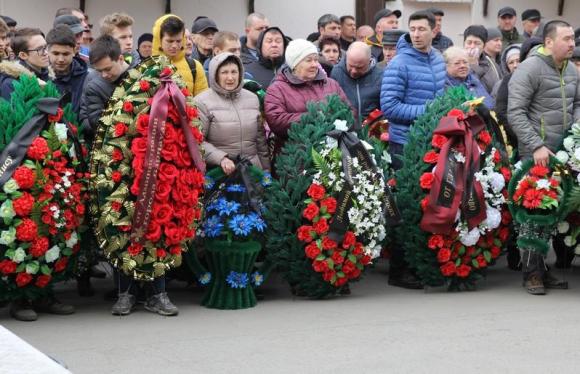 В Барнауле простились с детьми, погибшими при пожаре в кемеровском ТЦ 