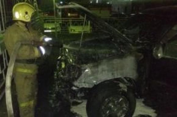 На Змеиногорском тракте ночью сгорел Lexus (видео)