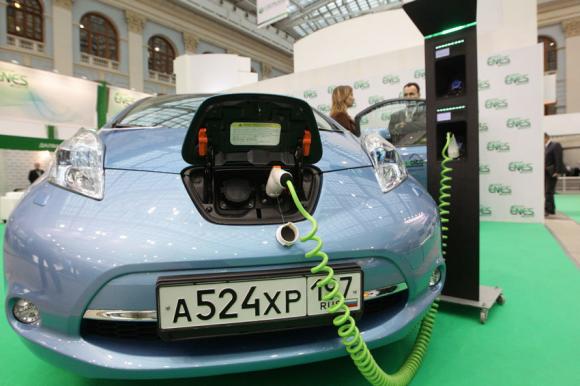 Владельцев электромобилей предлагают избавить от транспортного налога
